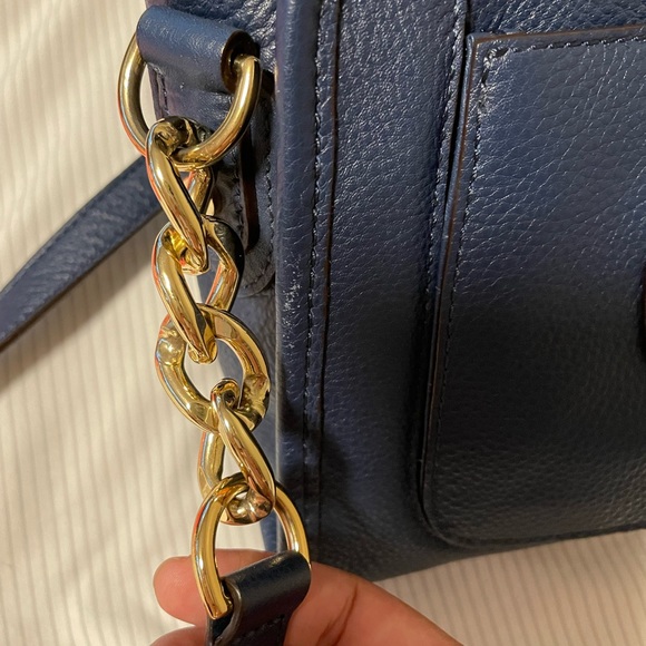 MK Margo Messenger Crossbody Purse - Picture 9 of 12